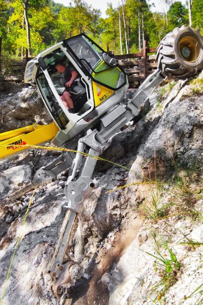 Pajek na zahtevnem terenu