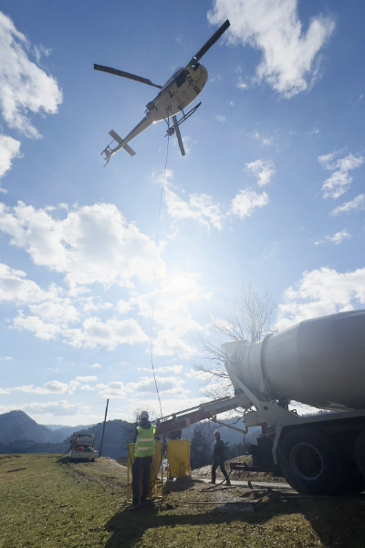 Helikopterski transport betona