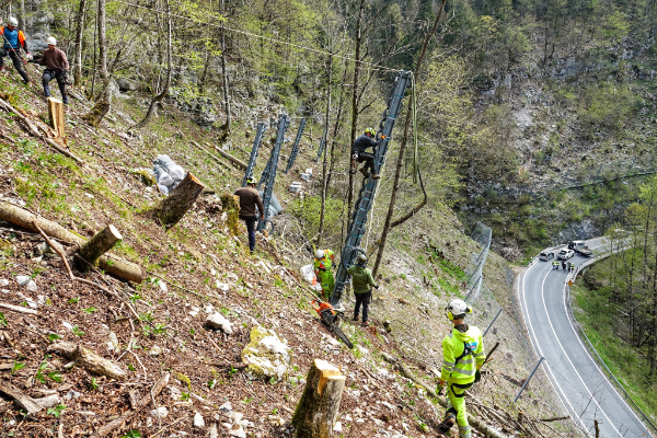 Montaža podajno lovilnih ograj